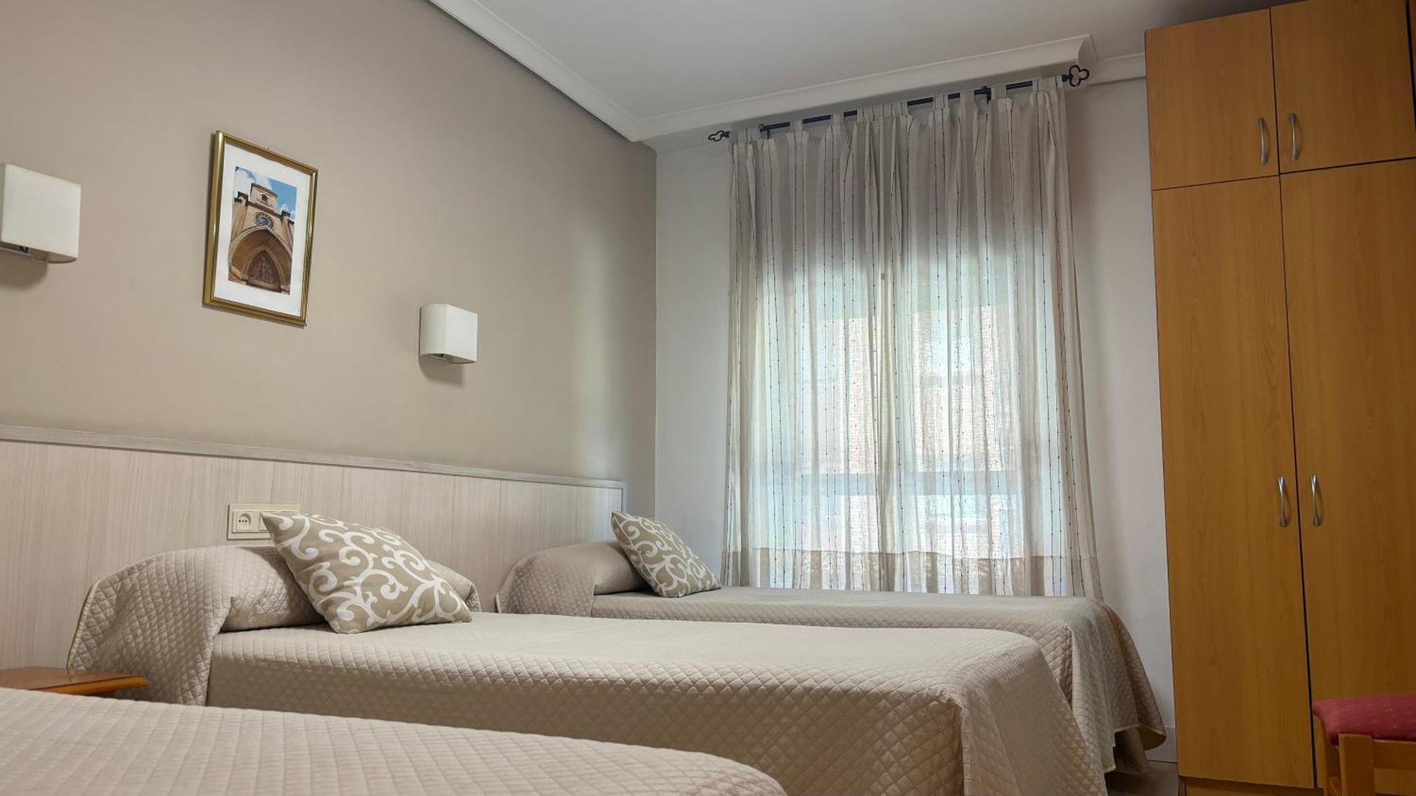 Hostal Atienzar Albacete Luaran gambar