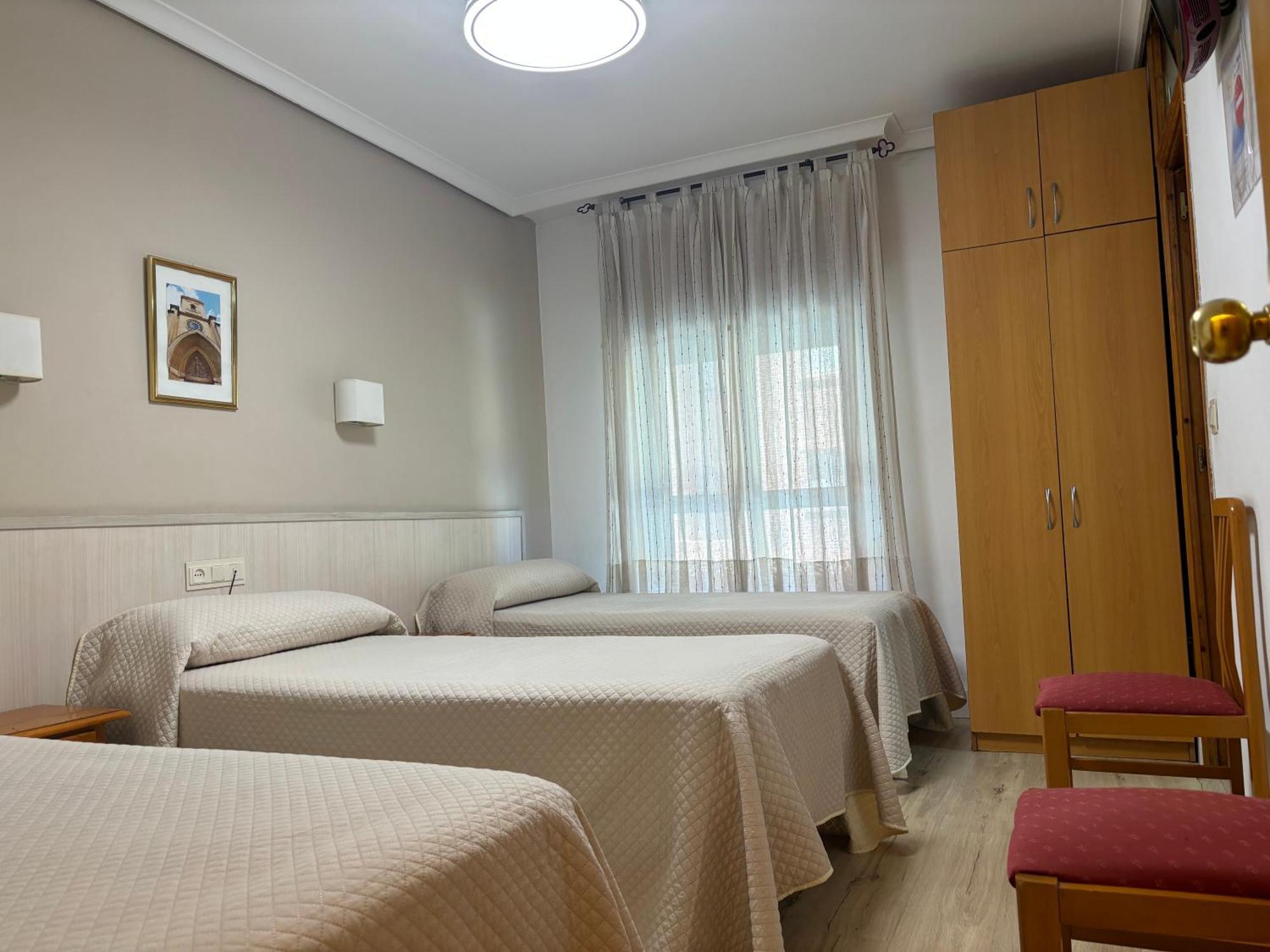 Hostal Atienzar Albacete Luaran gambar