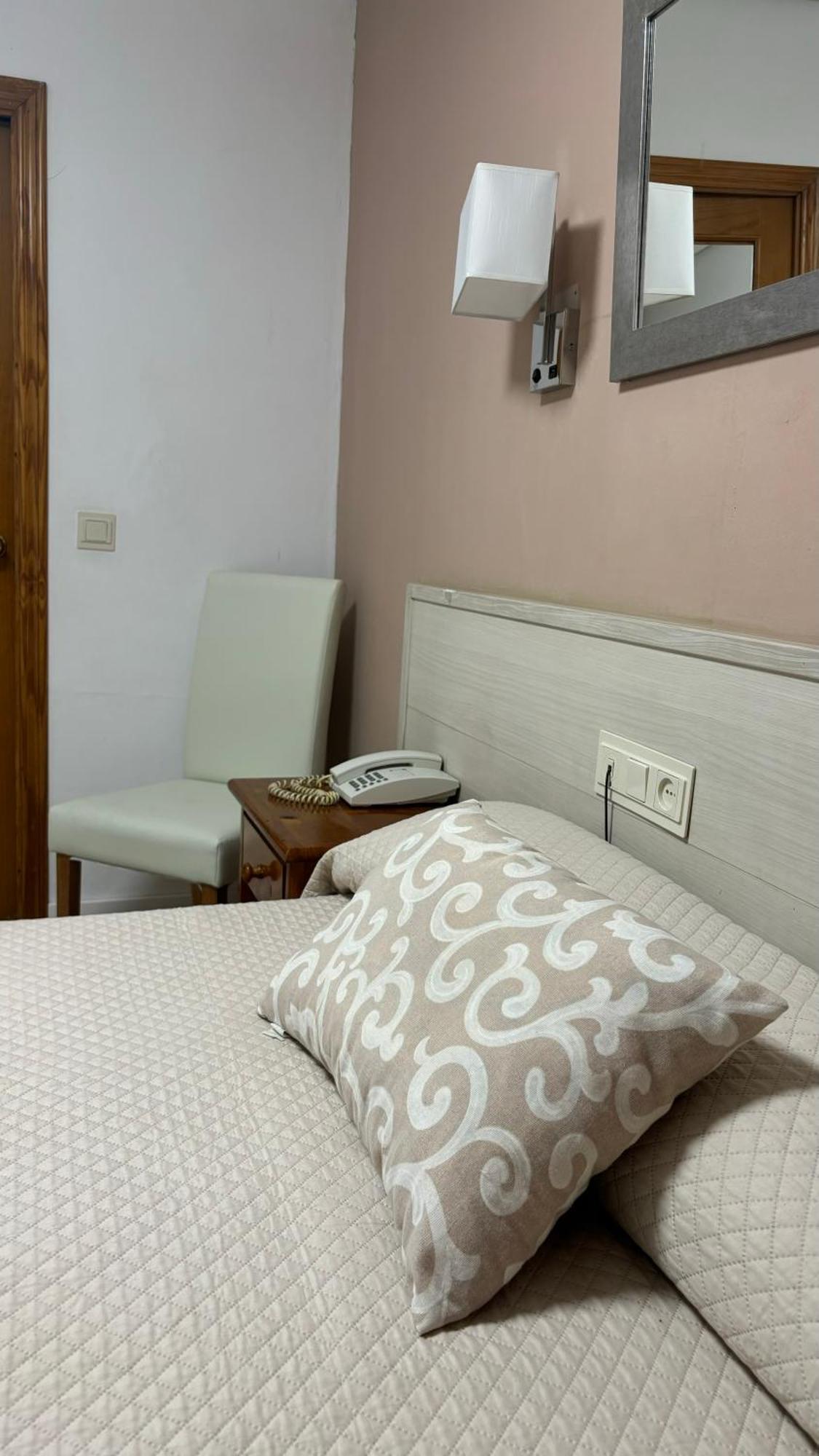 Hostal Atienzar Albacete Luaran gambar